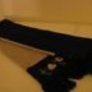 GENTLY USED WOMEN'S WOOL WINTER SCARF CABLE KNIT